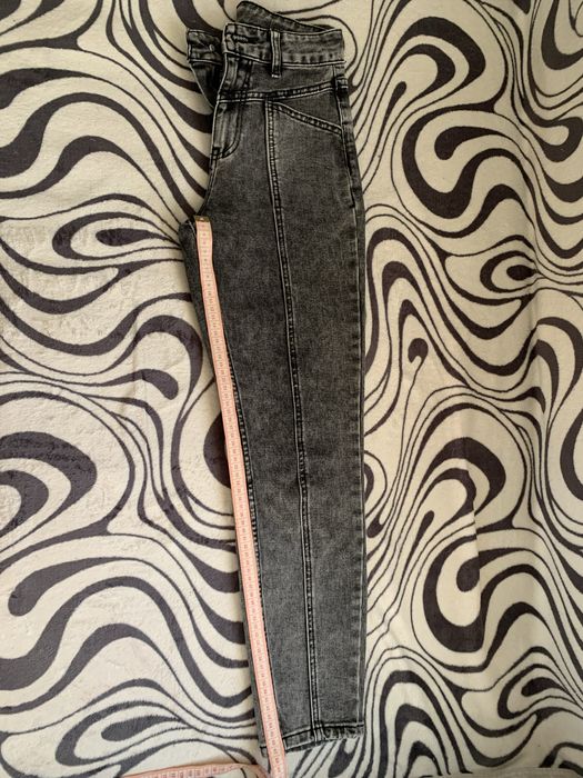 Продам джинси XS