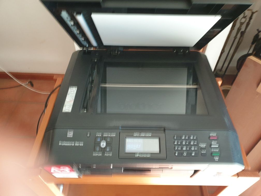 Impressora A3-Digitalizadora Brother MFC-J5910DW