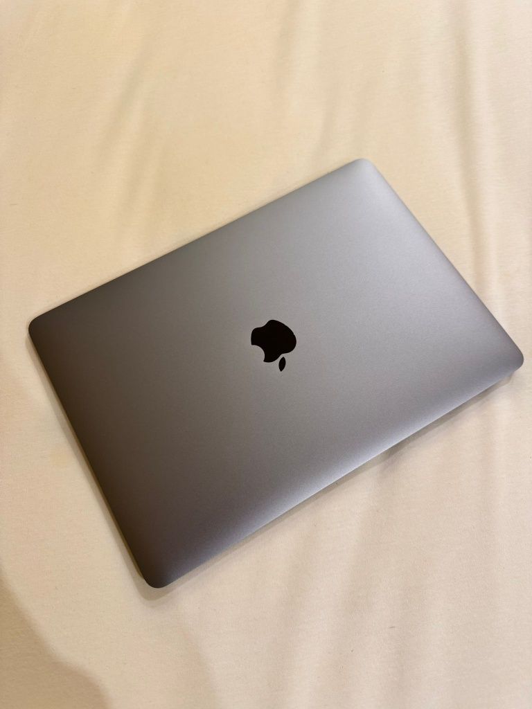 MacBook Pro de 2019, 128G com Touch Bar
