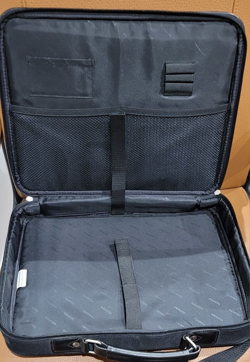 Vendo PC TOSHIBA SATÉLITE L70 - C - c/17" com mala