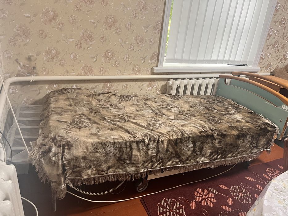 Ліжко для лежачого хворого