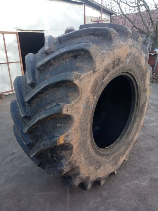 Продам скат 800/65/32 на комбайн case ,john deere