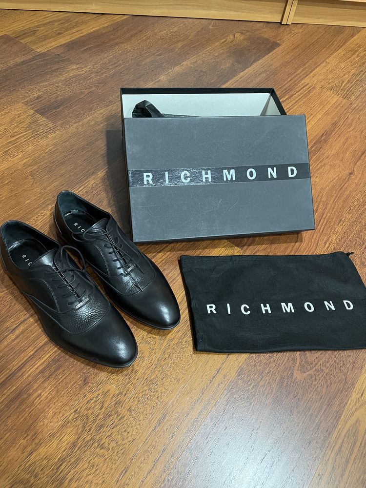 Richmond туфли мужские 41 размер