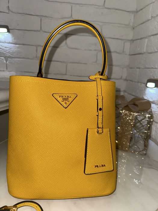 Сумка корзинка PRADA прада летняя желтая