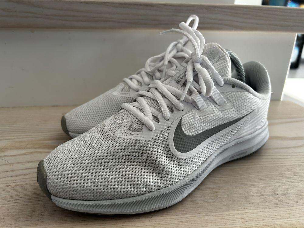 Nike buty sportowe r. 40 białe, damskie adidasy