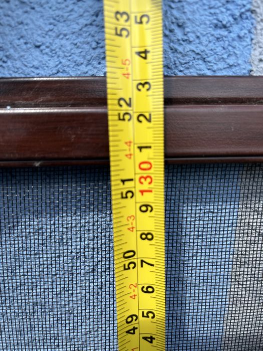 Moskietiera na okno kolor mahoń 134 x 74,5