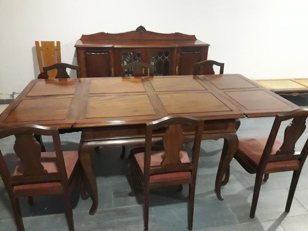 Conjunto de mesa extensiva com 6 cadeiras