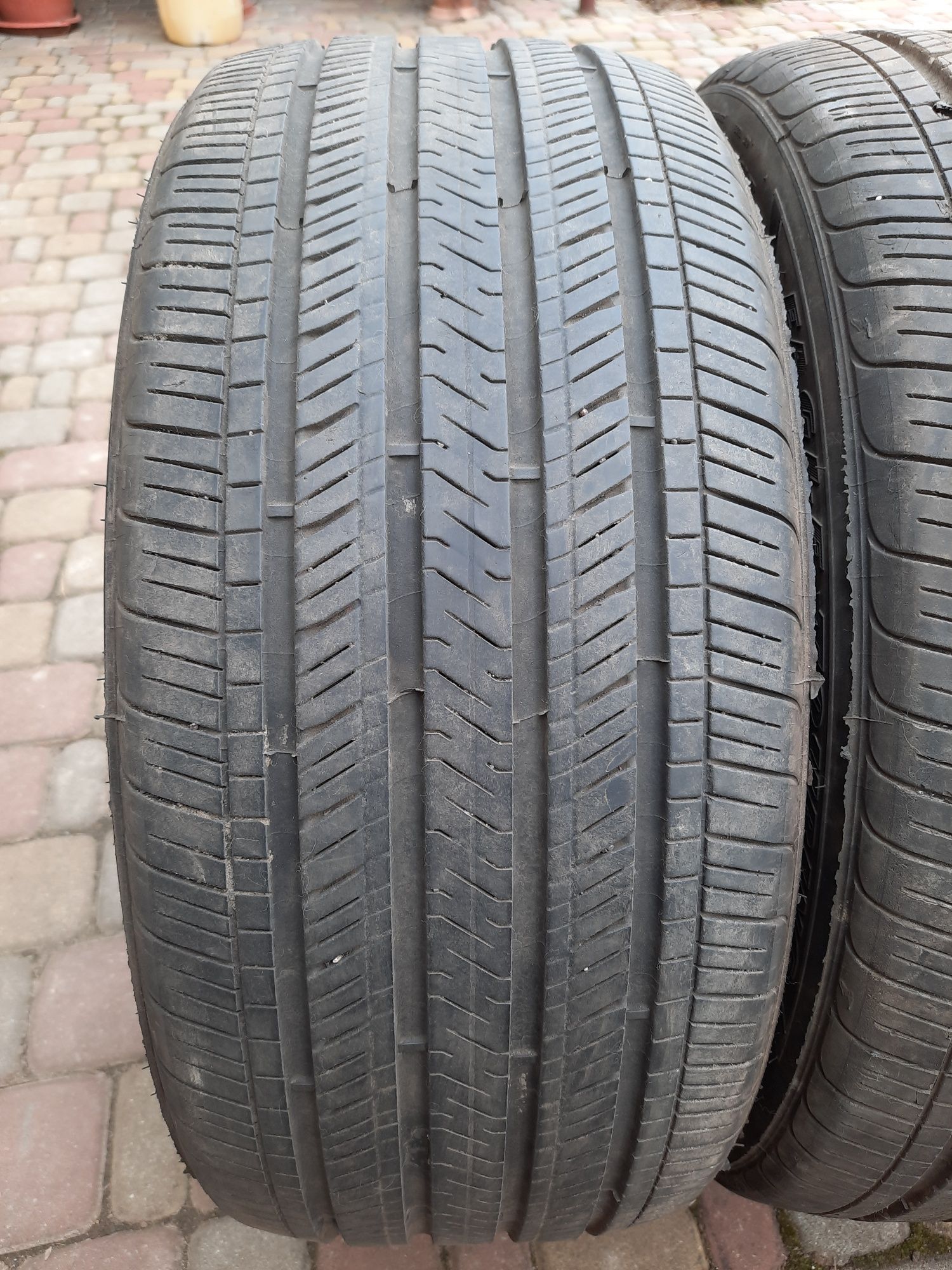 Комплект 235/40R19 Goodyear Hankook