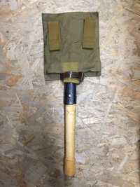 Солдатская саперная лопата с чехлом.