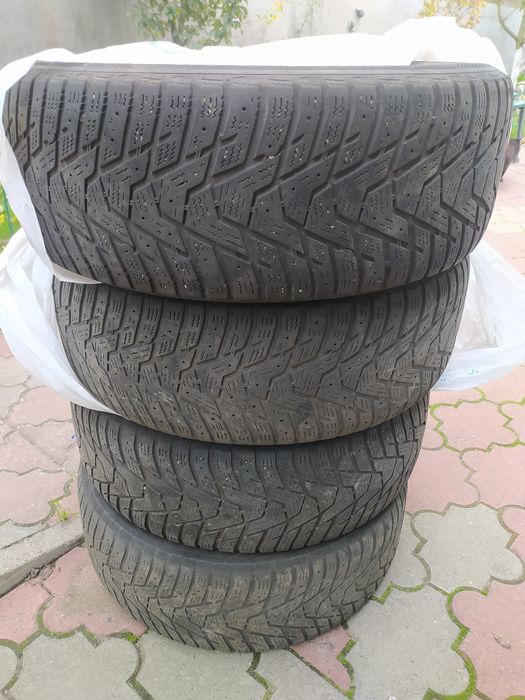 Продам комплект шин