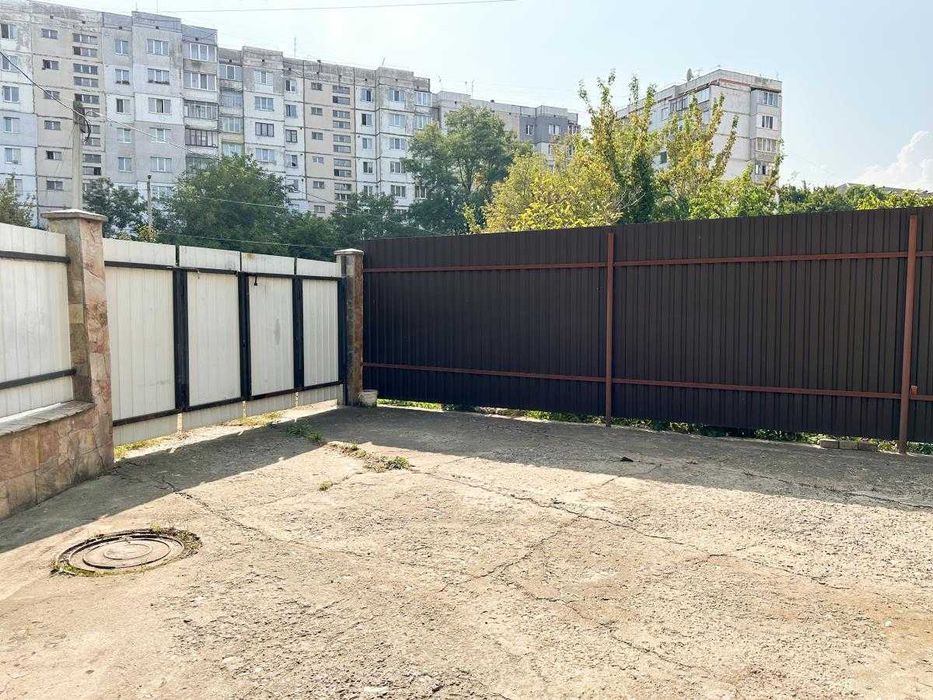 Готовий особняк з ремонтом біля ТРЦ Metro