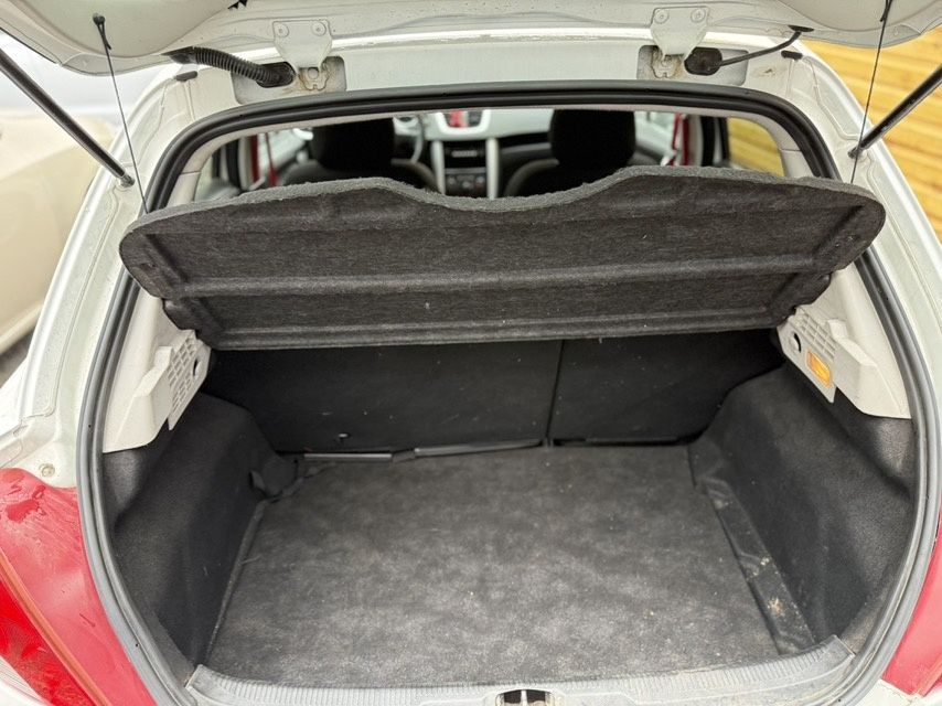 Продам Peugot 207 1.6 дизель 2010