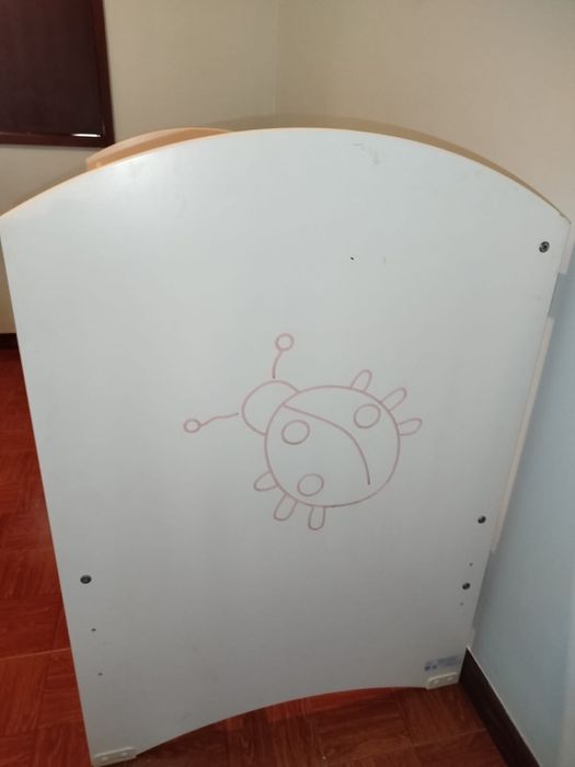 Berço de criança ( menina )