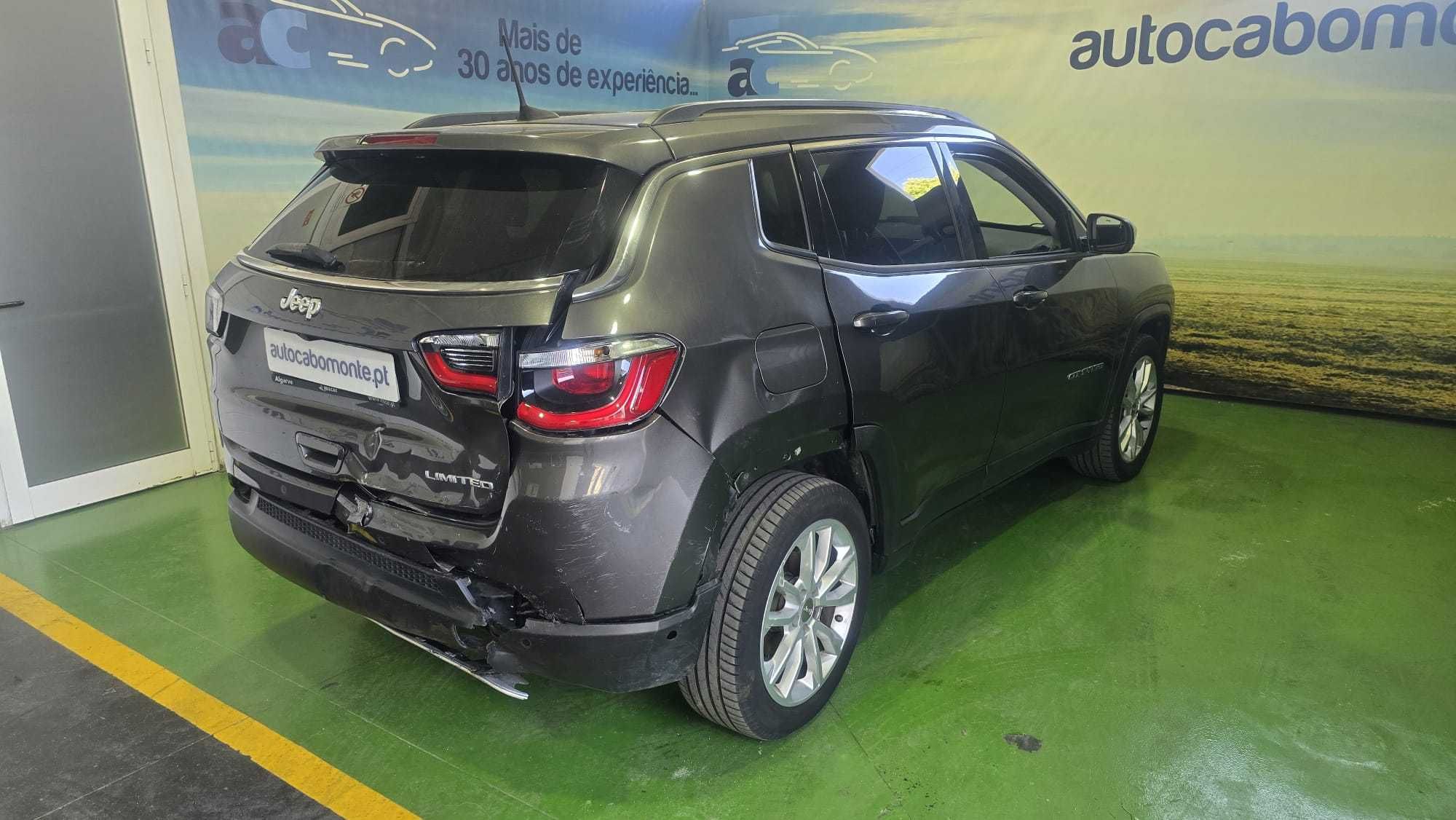 Jeep Compass 1.3 T Limited  - Salvado