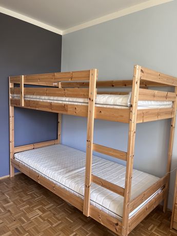 Ikea, drewniane łóżko pietrowe