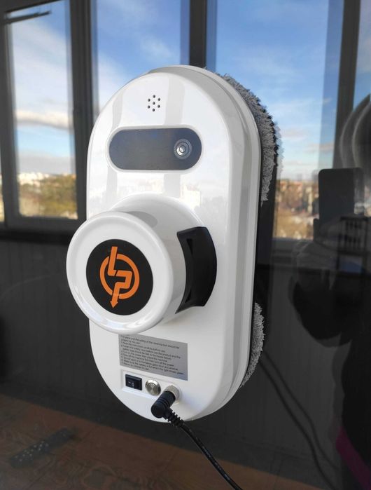 Робот мийник вікон