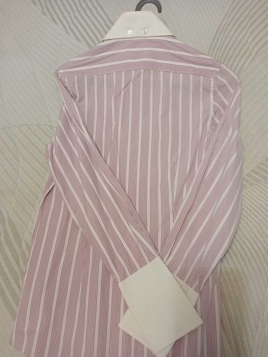 Blusa senhora branca com riscas lilás da Sacoor Brothers