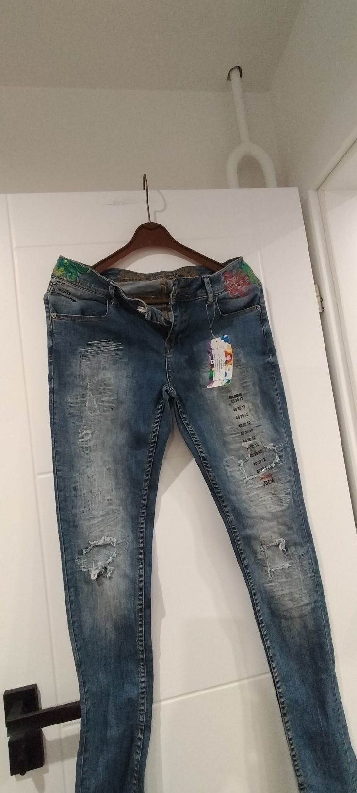 Spodnie dżinsowe firmy Desigual,rozm.30