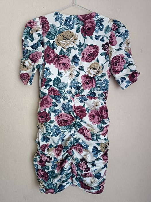 Piękna sukienka na lato 36 Stradivarius