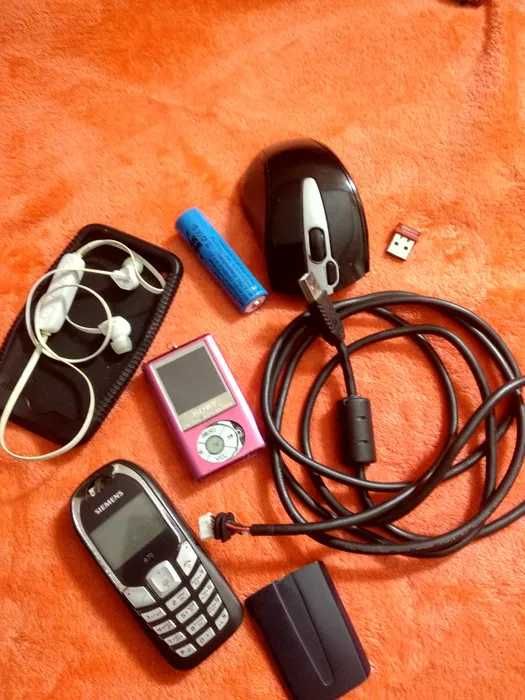 На запчасти MP3 плеер беспроводная мишка шнур USB телефон наушники