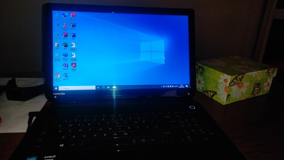 Toshiba i5 para desocupar em bom estado