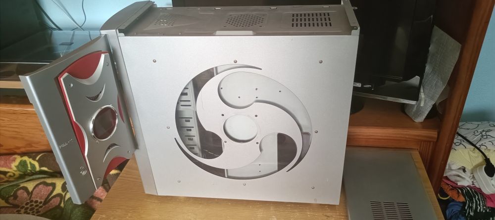 Caixa de PC usada