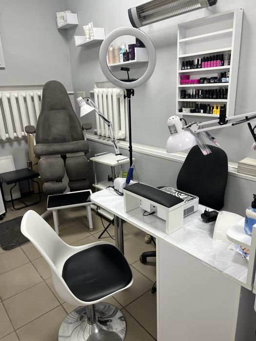 Сдаётся рабочее место мастера маникюра и педикюра