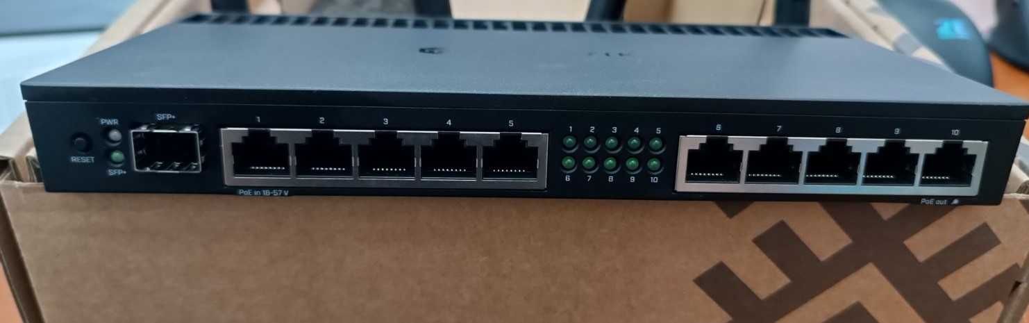 Wi-Fi роутер MikroTik RB4011iGS+5HacQ2HnD-IN