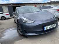 Tesla Model 3  Оренда