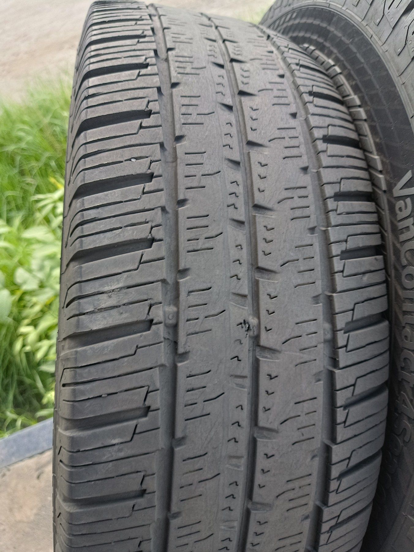 Всесезонні шини Continental 225/75 R16C резина цешка Р16 С