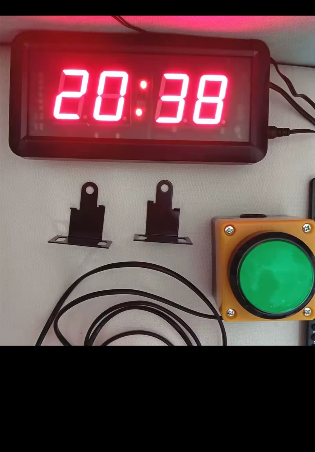 4-значний LED годинник із функцією таймера / зворотного відліку