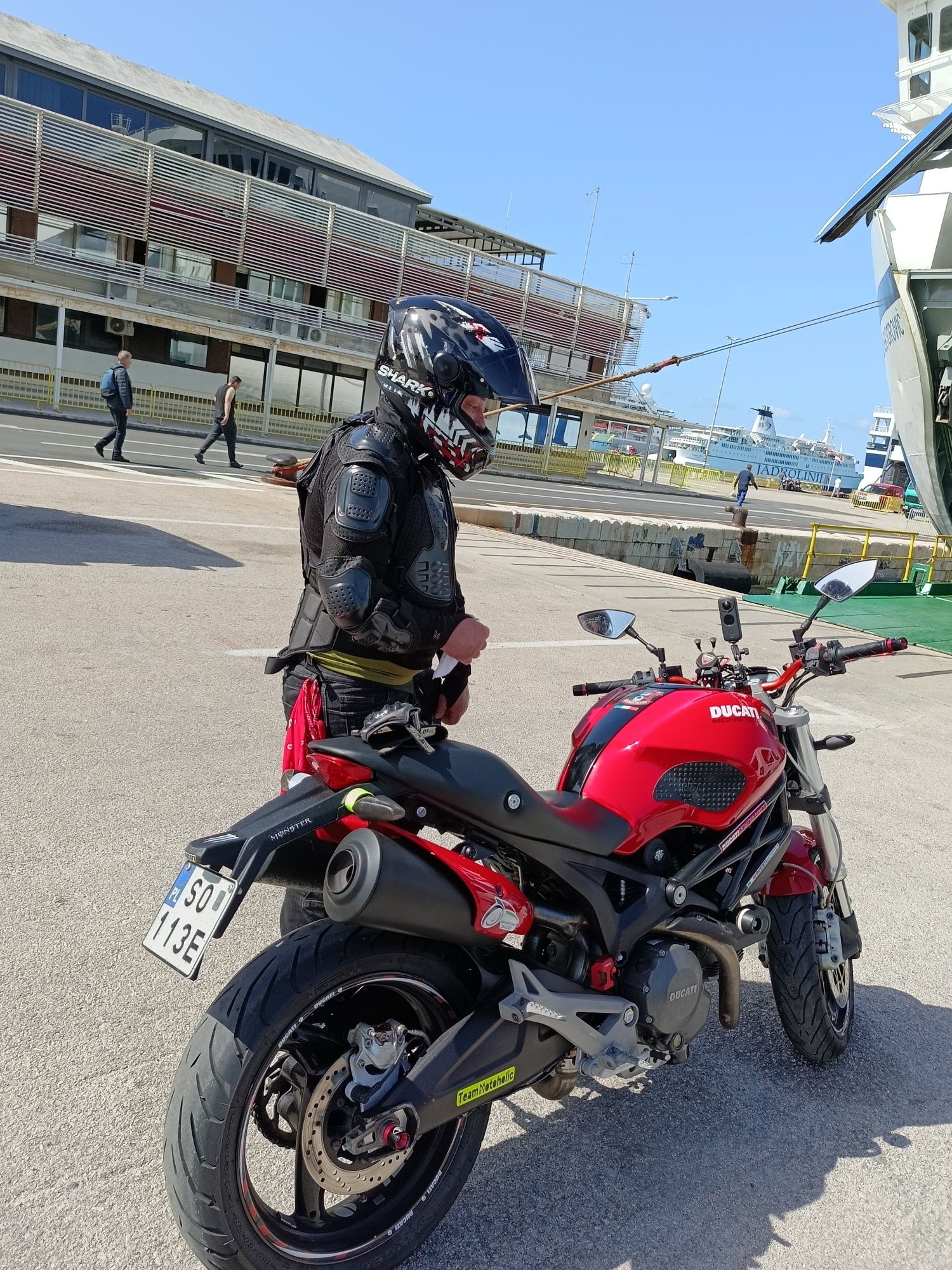 Ducati monster 696