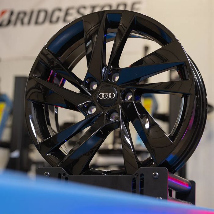 NOWE ORYGINALNE Felgi aluminiowe 17" Audi A3 A4 A6 Q2 Q3