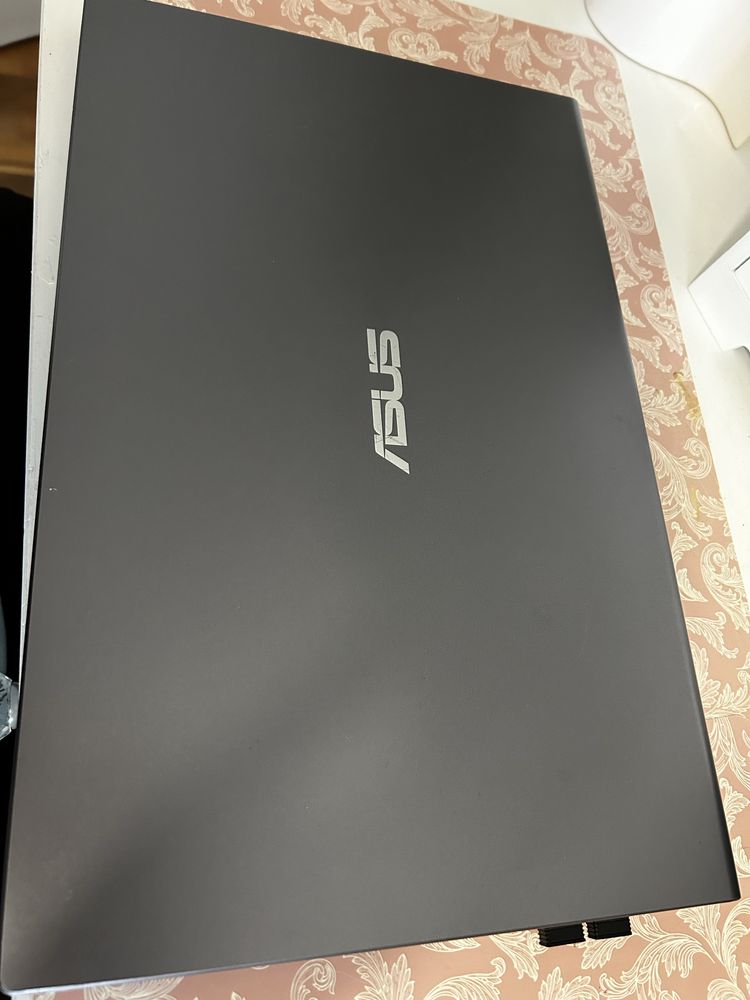 Laptop ASUS x515ja intel core i7