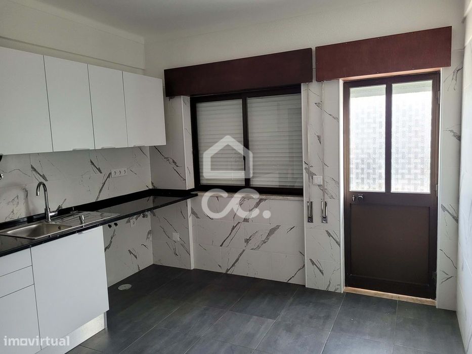 Apartamento T2 em Cabanas