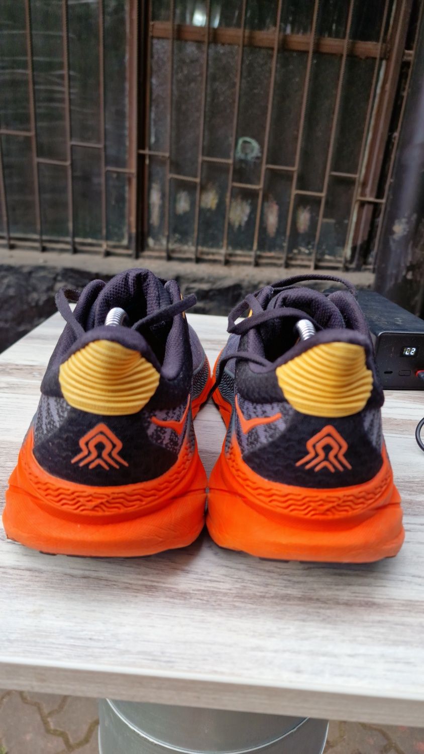 HOKA Challenger 7 розмір 45 1/3