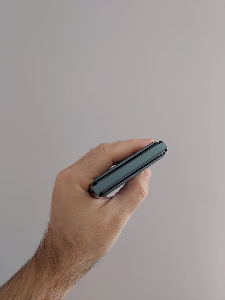 Motorola razr 5 g