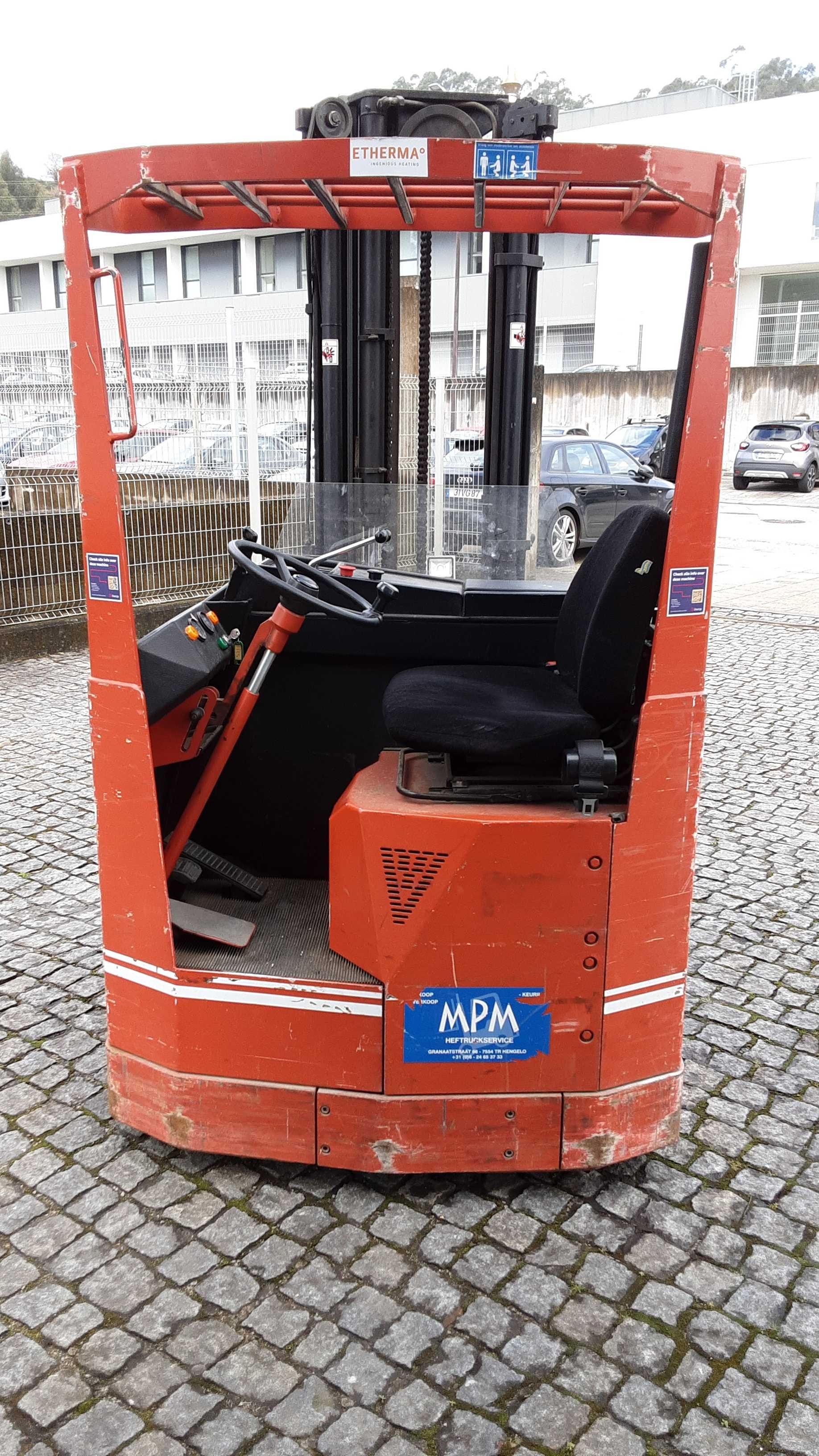 Vendo empilhador ou troco por carrinha 4x4