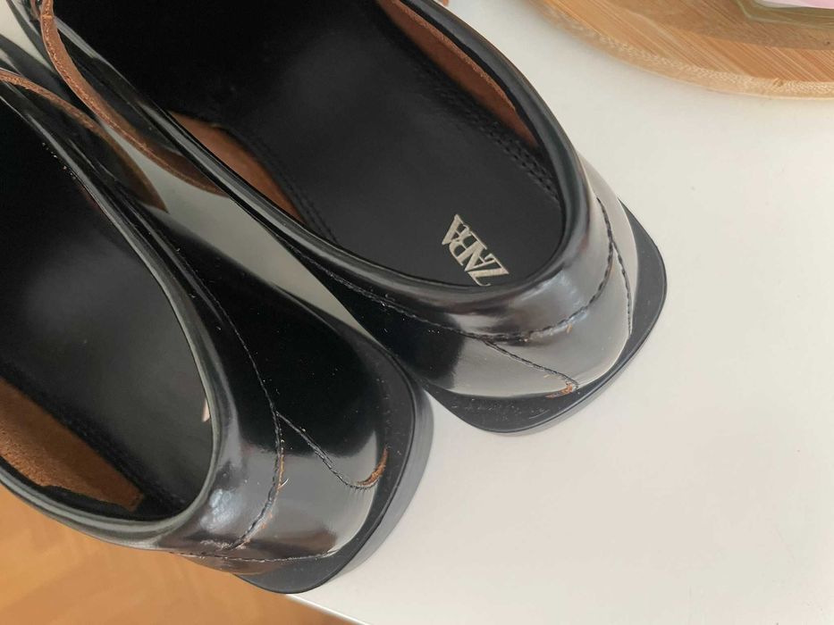 Zara mokasyny czarne skórzane skóra naturalna lakierowane klamry 40 26