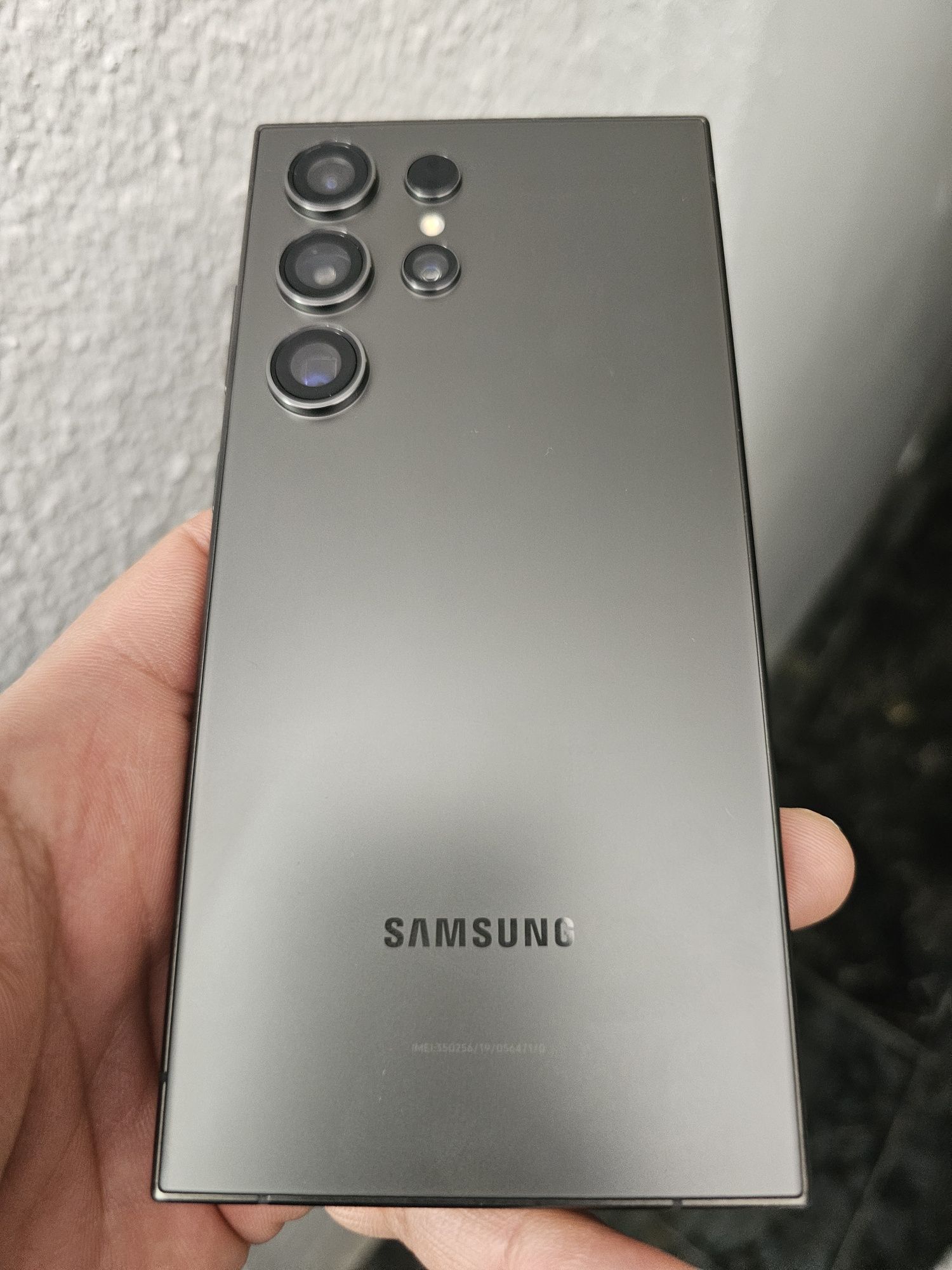Galaxy S24 ultra..256gb/12gb.
