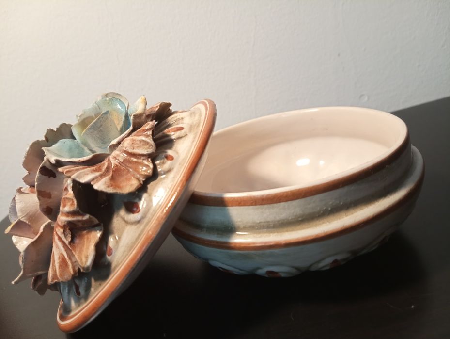 Antigo porta joias Porcelana estilo Capodimonte - vintage - Como novo!