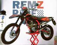 SWM RS 500 R Nowy Motocykl SWM RS 500 R 2024 Mocny silnik Husqvarna RemZ Race