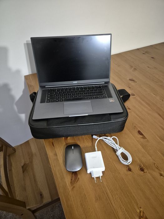 Laptop Huawei MateBook D16