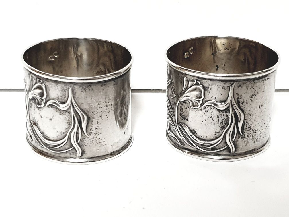 Par de pequenas argolas de guardanapos Arte Nova em prata portuguesa