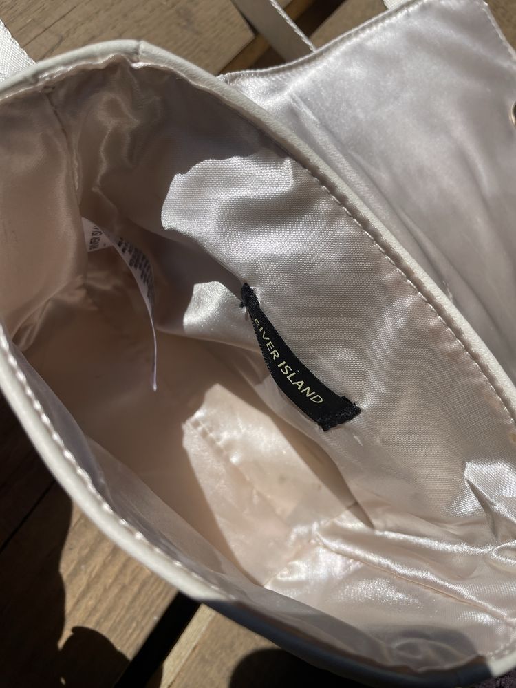 Продам сумочку River Island