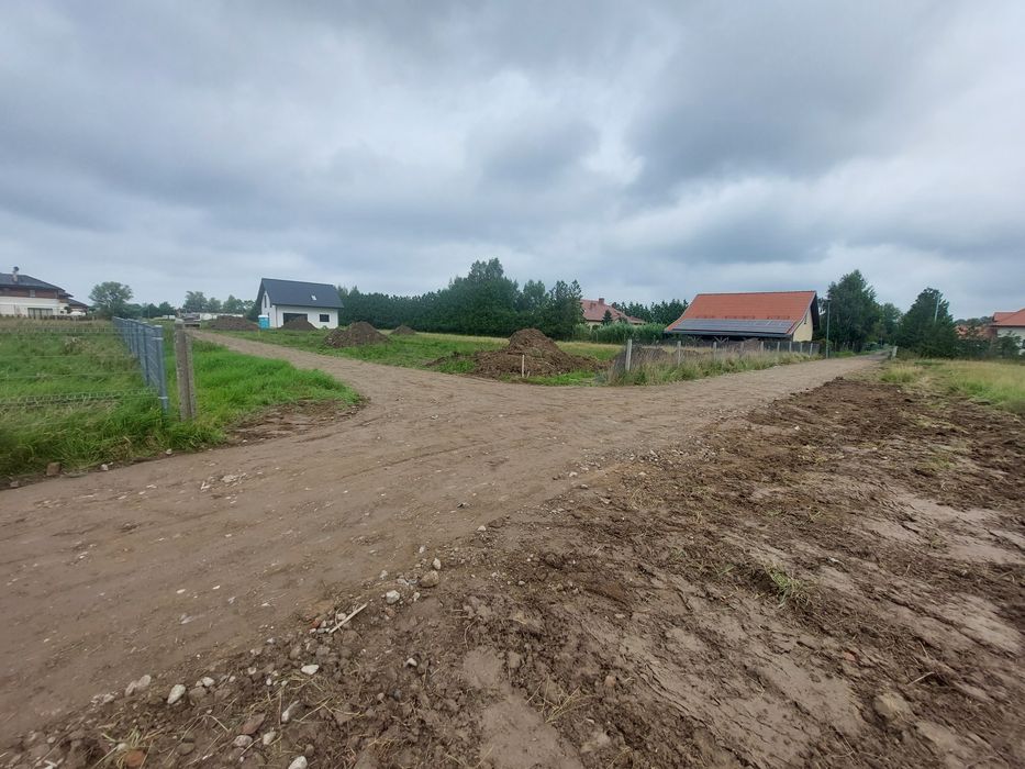 Budowa dróg Rozbiórki budynków Roboty ziemne Sendom Niwelacja Stawy