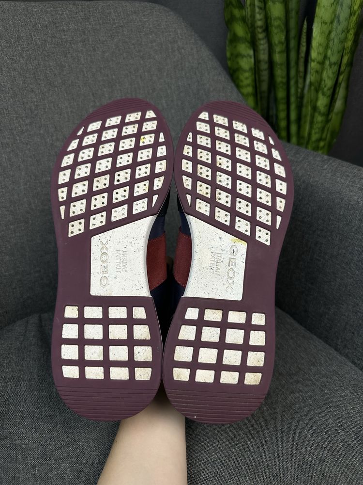 Оригінальні кросівки geox sneakers d94frb