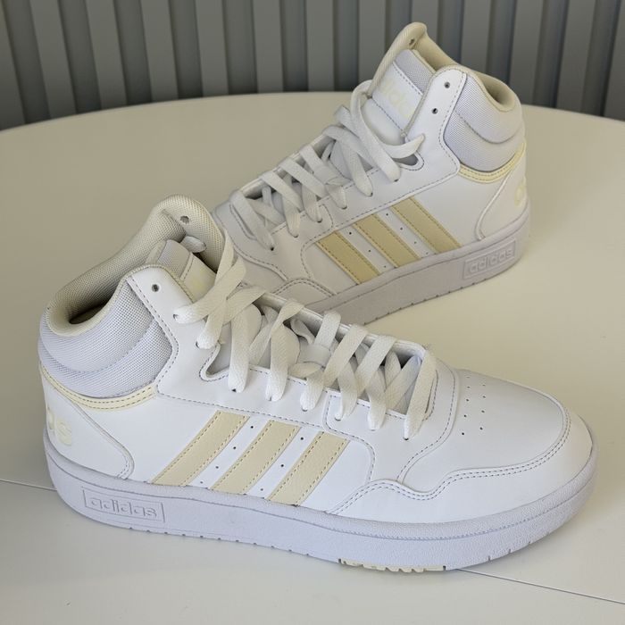 ОРИГІНАЛ 100% Кросівки Adidas IG6110 /39 р