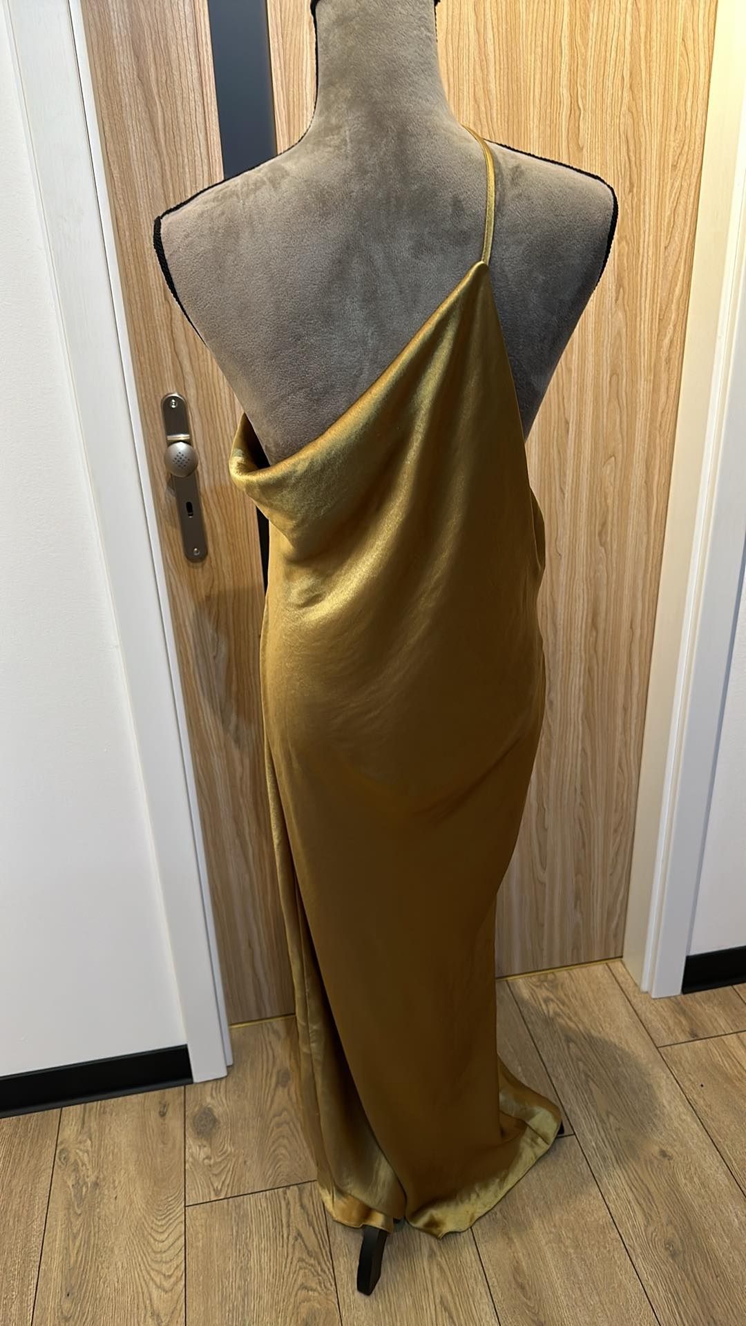 Asos złota suknia z rozporkiem r 42/44