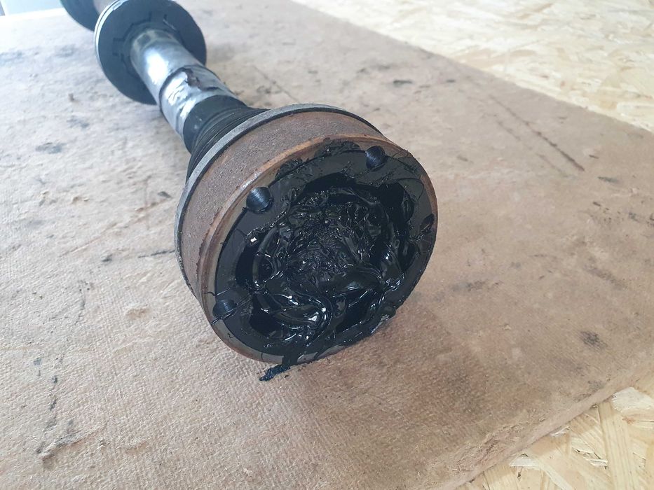 Półoś prawa przegub Audi A3 8P 1.6 benzyna BGU FUH